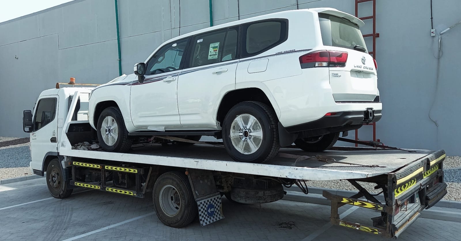 Flatbed towing